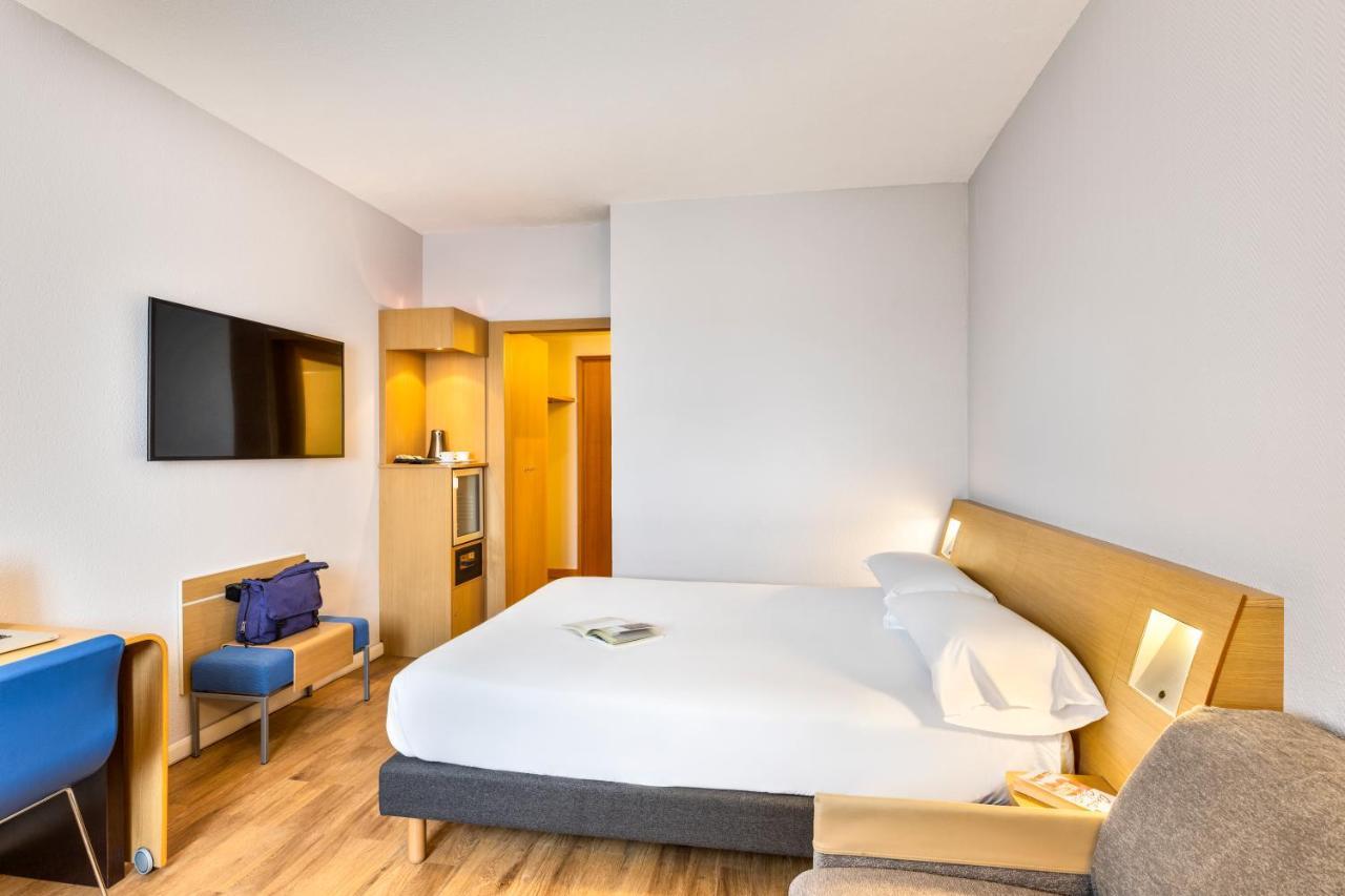 Novotel Caserta Sud Exterior photo